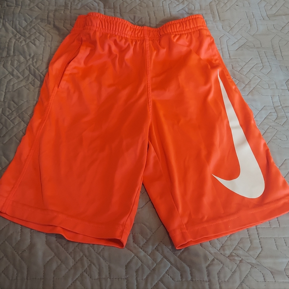 BOYS NIKE SHORTS